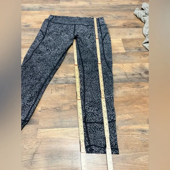 Lululemon Black Gray Speckled High Rise Leggings Size 6 | 25” Inseam - Picture 2 of 5
